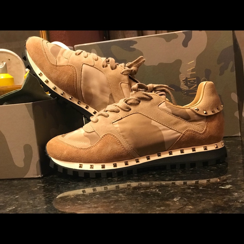 Women Authentic Valentino Rockstud Camo Sneakers - Picture 4 of 6